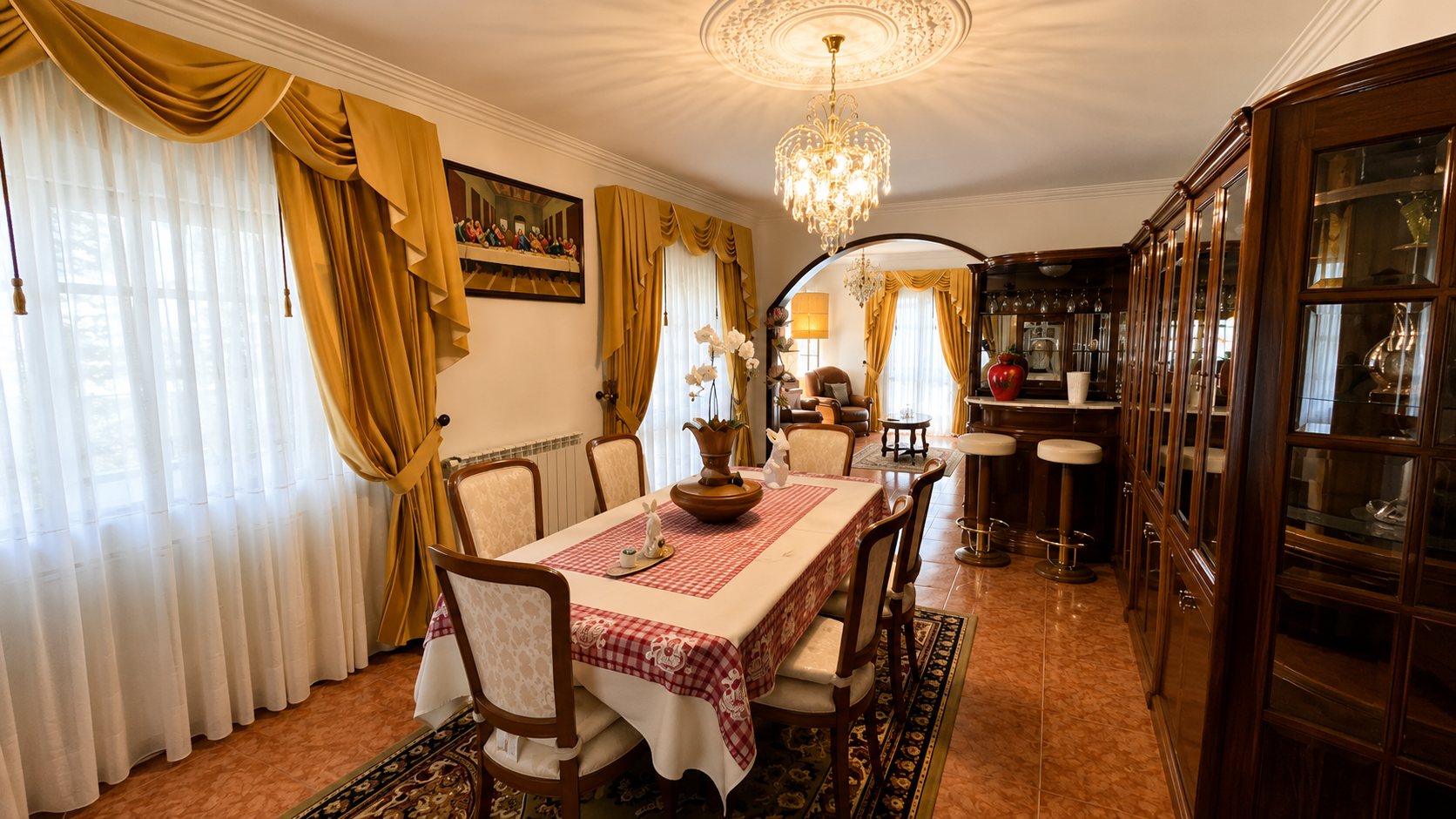 Dining room at CM135 villa